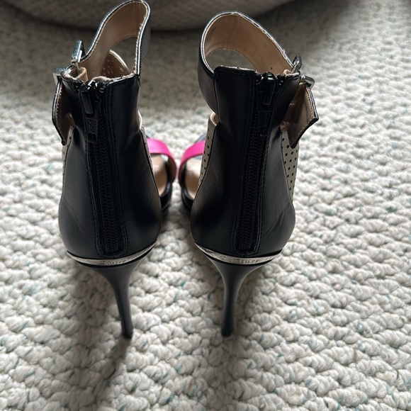 Juicy Couture Catarahice Heels - Picture 8 of 9